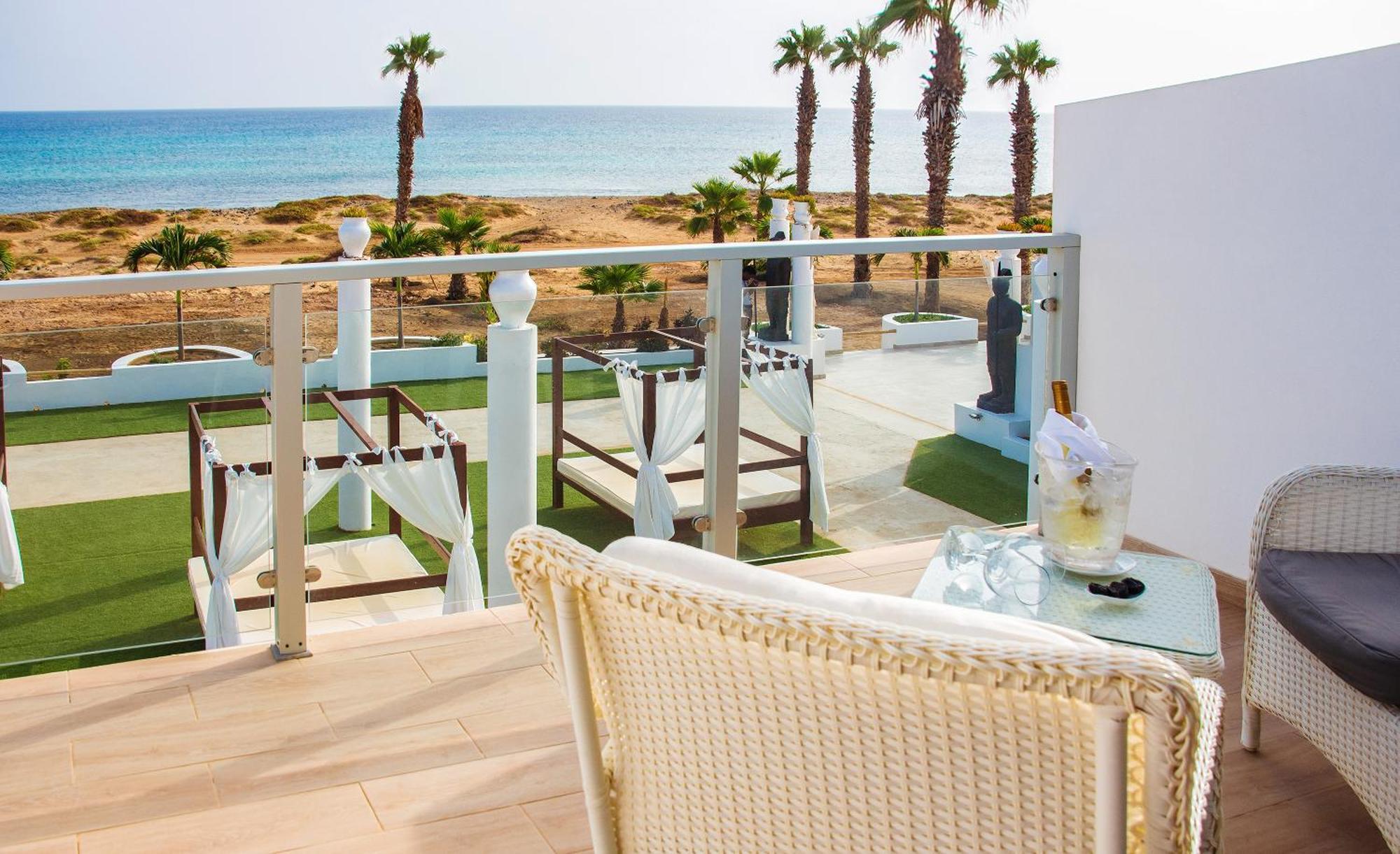 Hotel Livvo Budha Beach Santa Maria Oda fotoğraf